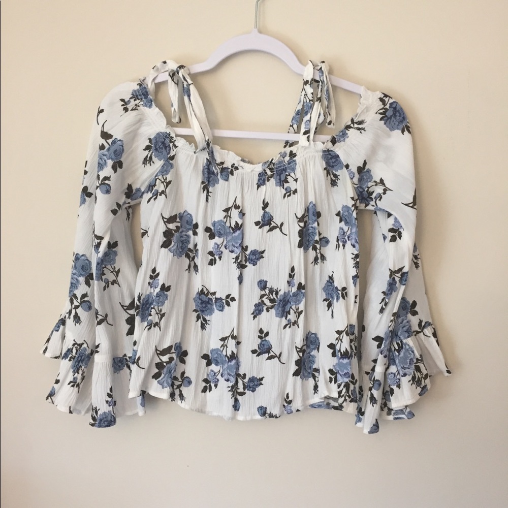 Cold Shoulder Flowy Flower Top